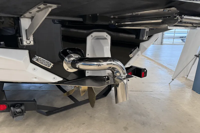 Slide: The Image of Nautique Super Air Nautique S21 2026 - 17