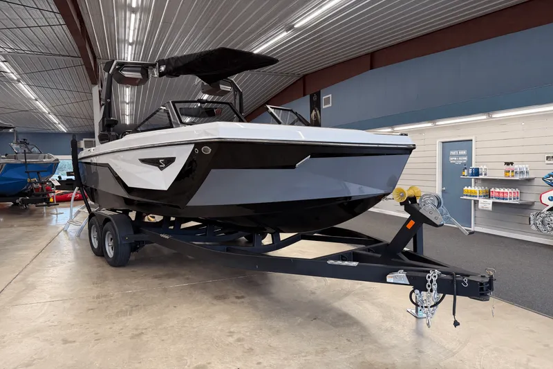 Slide: The Image of Nautique Super Air Nautique S21 2026 - 3