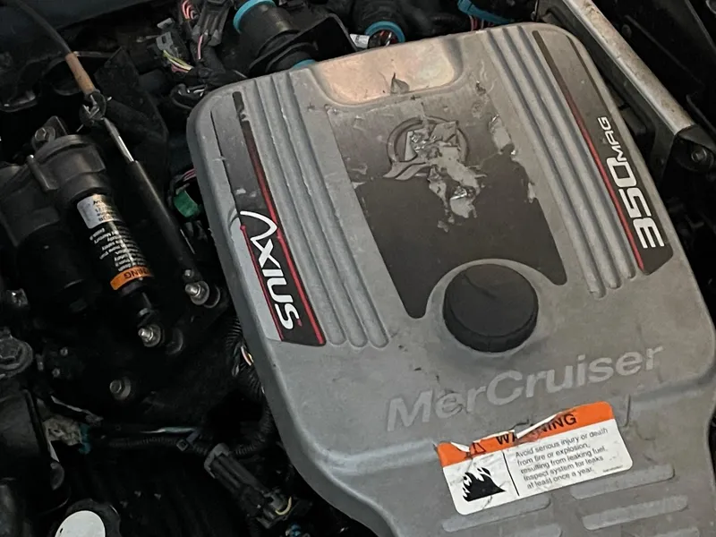 Slide: The Image of MerCruiser 350 MAG engine in a 2009 Four Winns V318 boat. - 28