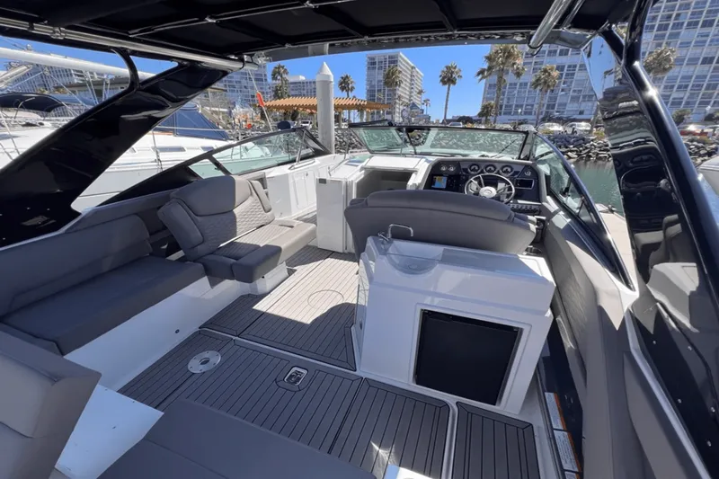 Slide: The Image of Cruisers 338 SOUTH BEACH 2019 - 10
