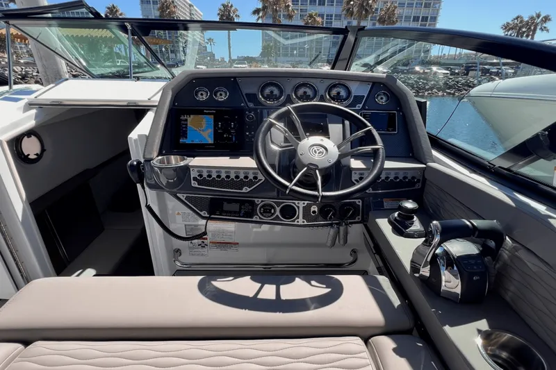 Slide: The Image of Cruisers 338 SOUTH BEACH 2019 - 15