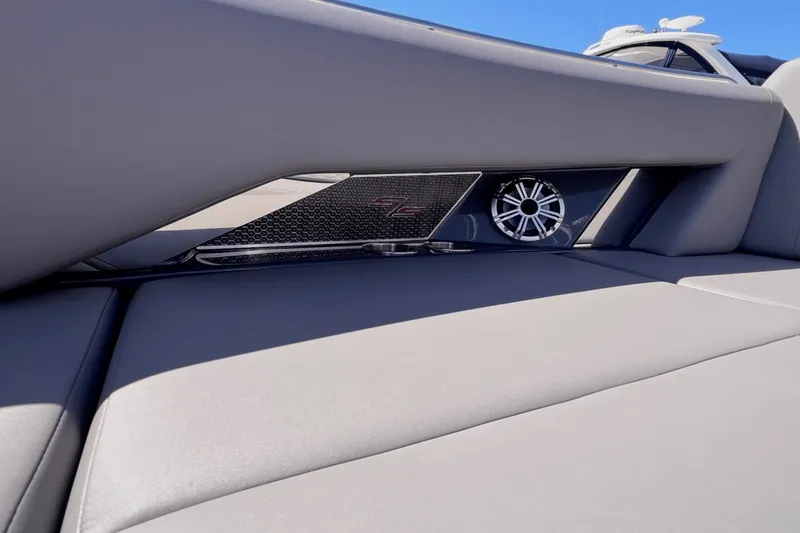 Slide: The Image of Cruisers 338 SOUTH BEACH 2019 - 26
