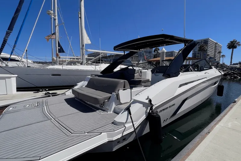 Slide: The Image of Cruisers 338 SOUTH BEACH 2019 - 3