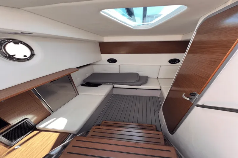 Slide: The Image of Cruisers 338 SOUTH BEACH 2019 - 31