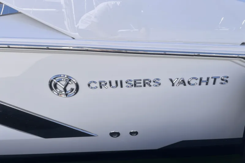 Slide: The Image of Cruisers 338 SOUTH BEACH 2019 - 5
