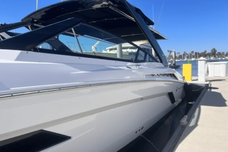 Slide: The Image of Cruisers 338 SOUTH BEACH 2019 - 6