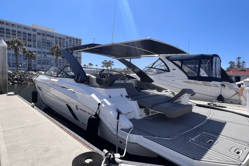 Slide: The Image of Cruisers 338 SOUTH BEACH 2019 - 7