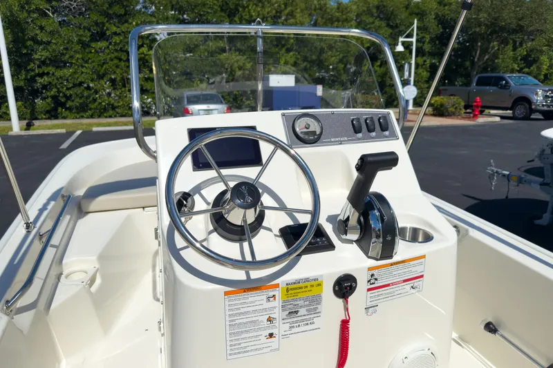 Slide: The Image of Boston Whaler 150 Montauk 2026 - 10