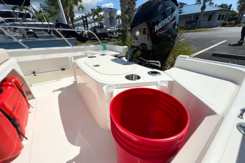 Slide: The Image of Boston Whaler 150 Montauk 2026 - 5