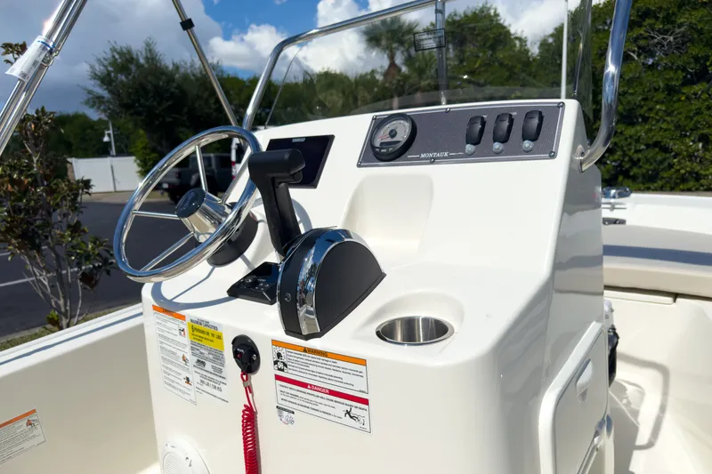 Slide: The Image of Boston Whaler 150 Montauk 2026 - 9