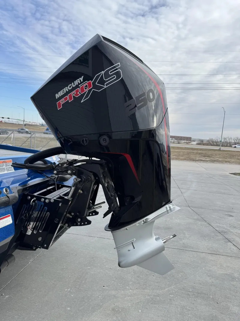 Slide: The Image of 2023 Nitro Z21 XL Pro with Mercury Pro XS 250 outboard motor. - 42