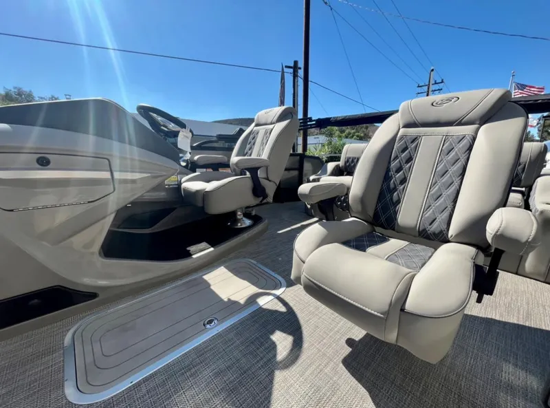 Slide: The Image of 2025 Barletta Lusso 23UC boat interior with luxurious seating and modern design. - 8