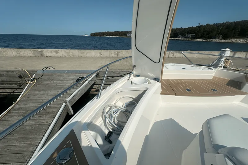 Slide: The Image of Tiara EX 60 2025 - 12