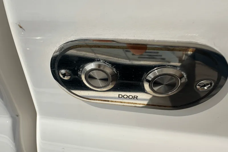 Slide: The Image of Tiara EX 60 2025 - 53