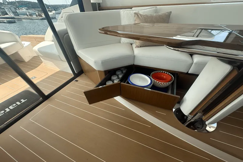 Slide: The Image of Tiara EX 60 2025 - 64