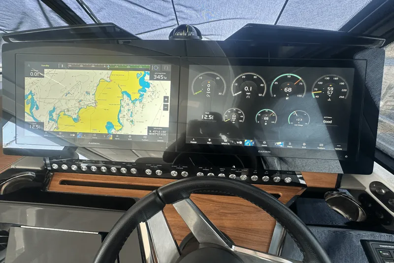 Slide: The Image of Tiara EX 60 2025 - 72