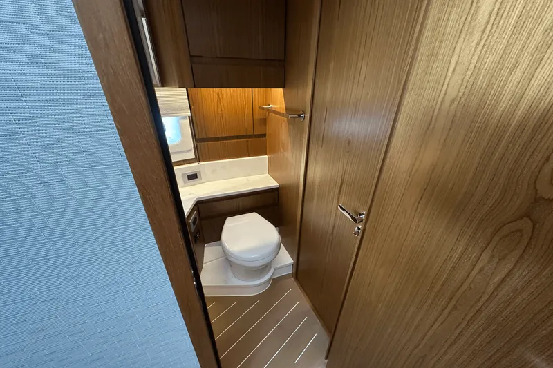 Slide: The Image of Tiara EX 60 2025 - 81