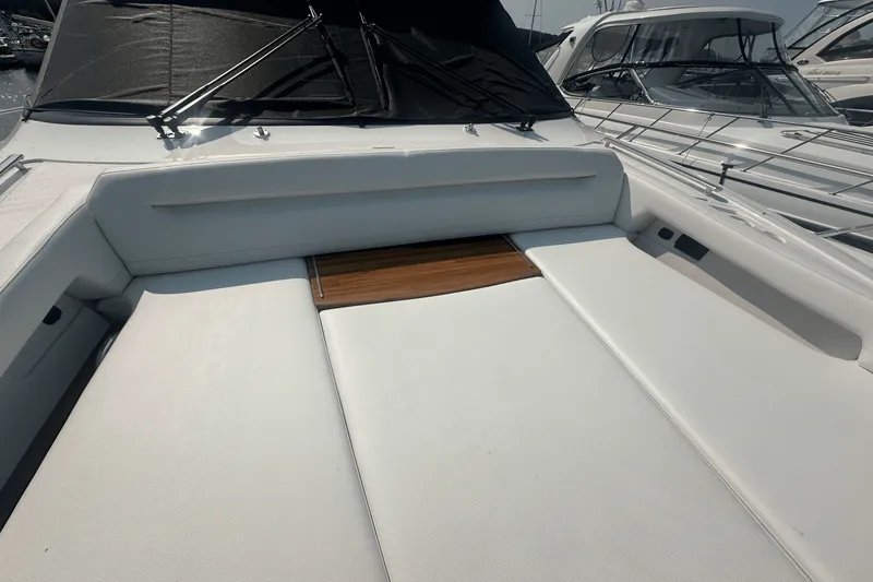 Slide: The Image of Tiara EX 60 2025 - 9