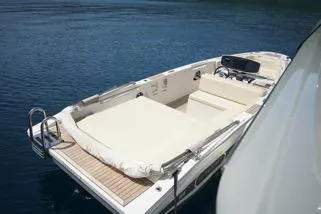 Slide: The Image of In Water Stern  View - 8