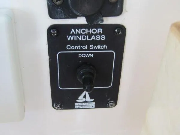 Slide: The Image of 12v Windlass - 25