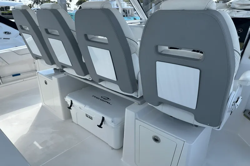 Slide: The Image of Regal 38 SAV 2022 - 14