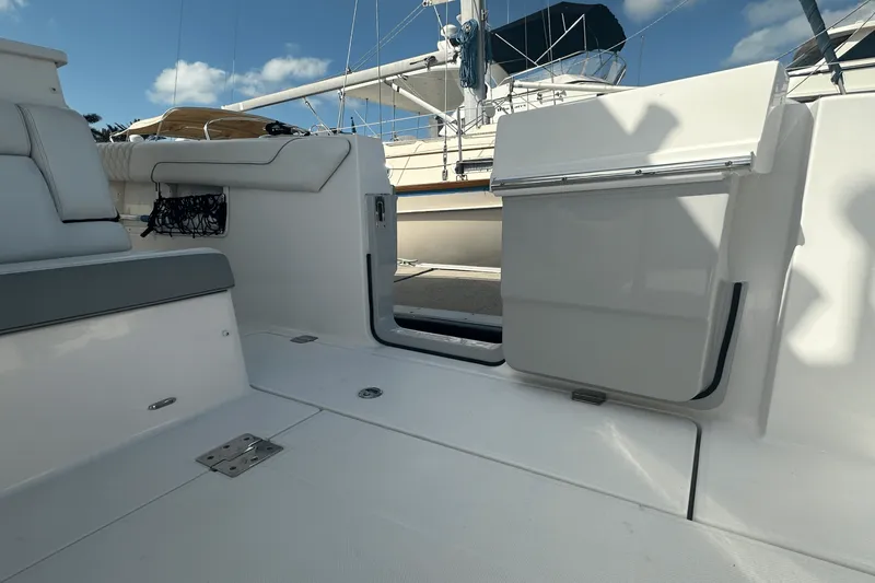 Slide: The Image of Regal 38 SAV 2022 - 17