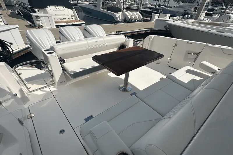 Slide: The Image of Regal 38 SAV 2022 - 20