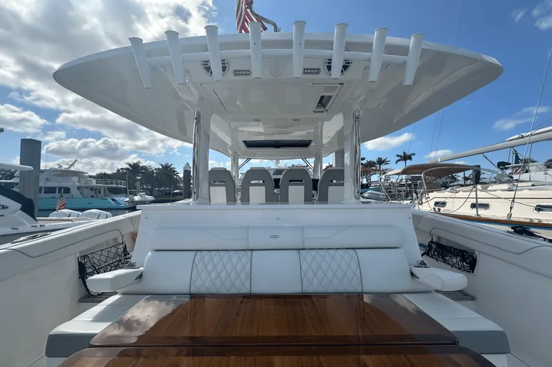 Slide: The Image of Regal 38 SAV 2022 - 21