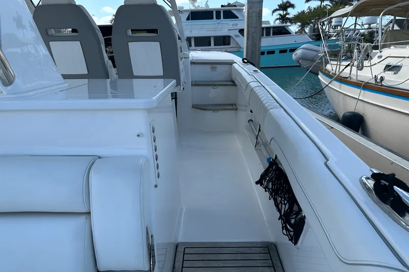 Slide: The Image of Regal 38 SAV 2022 - 22