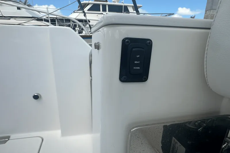 Slide: The Image of Regal 38 SAV 2022 - 26