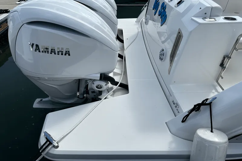 Slide: The Image of Regal 38 SAV 2022 - 28