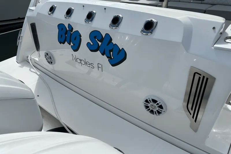 Slide: The Image of Regal 38 SAV 2022 - 29