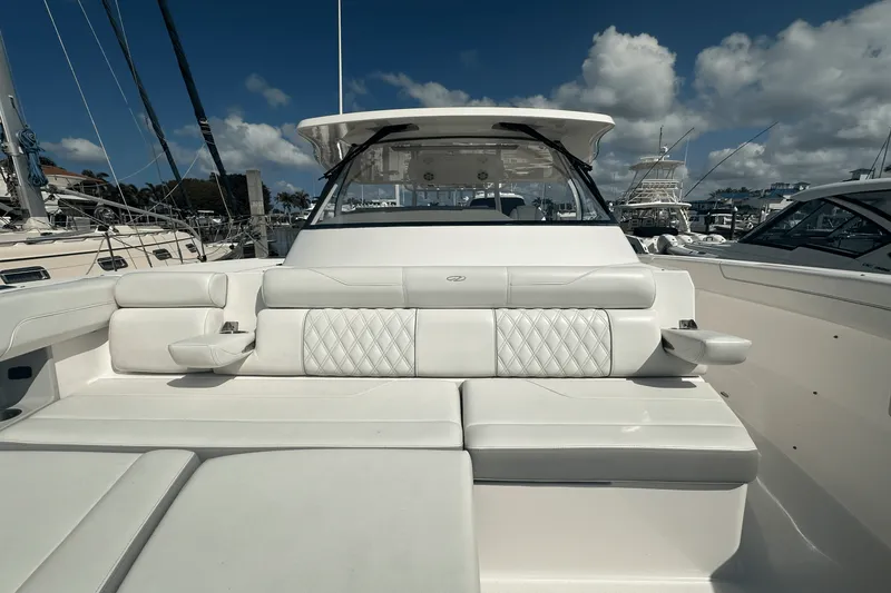 Slide: The Image of Regal 38 SAV 2022 - 41