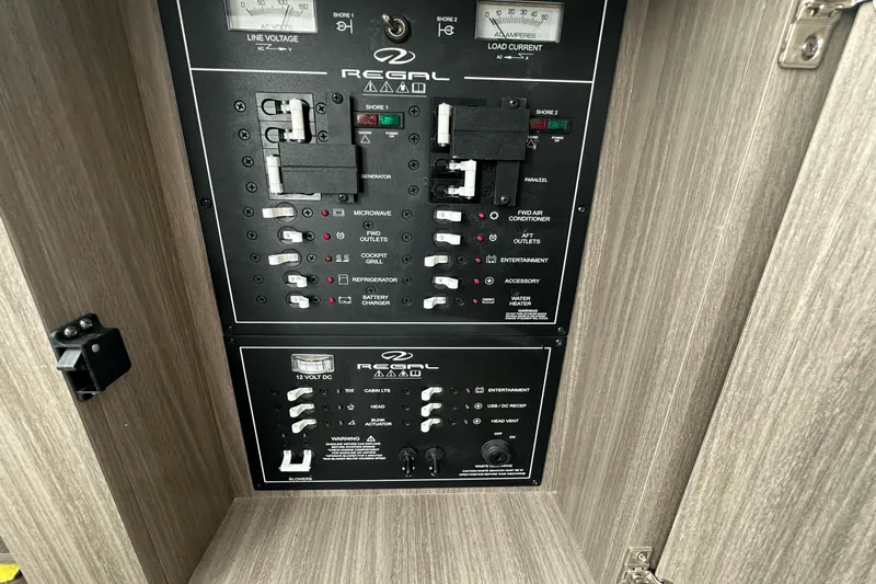 Slide: The Image of Regal 38 SAV 2022 - 47