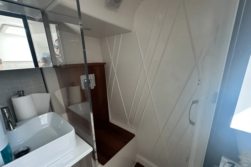 Slide: The Image of Regal 38 SAV 2022 - 49