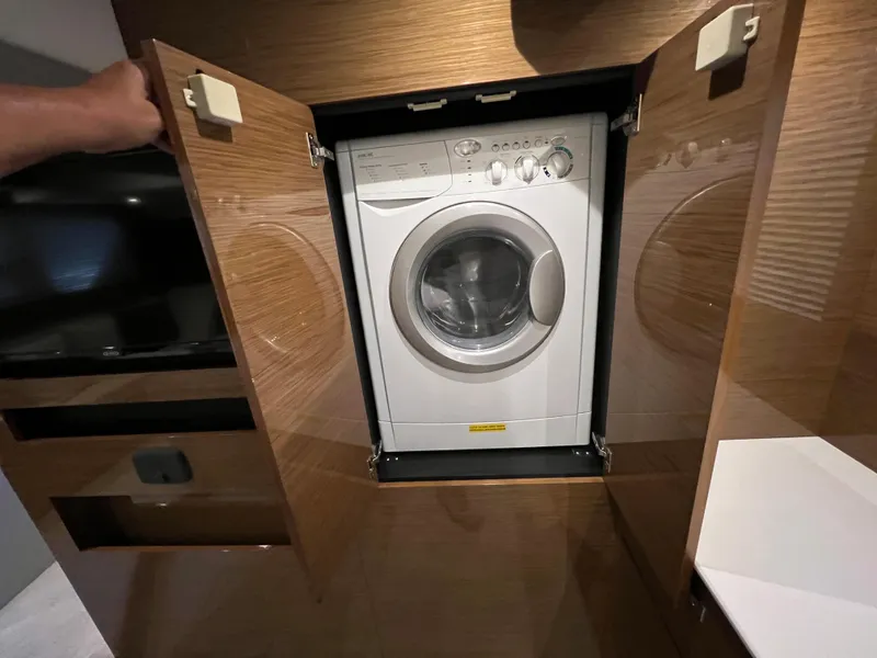 Slide: The Image of Cruisers Yachts 50 Cantius 2018 - 58