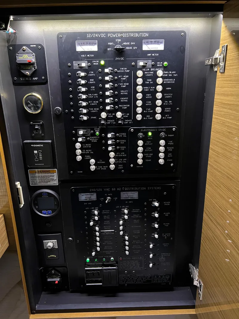 Slide: The Image of Cruisers Yachts 50 Cantius 2018 - 61