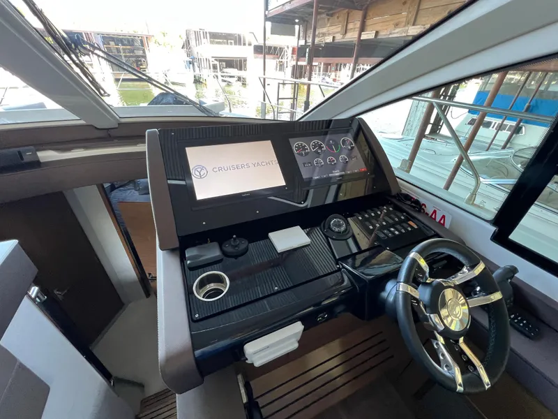 Slide: The Image of Cruisers Yachts 50 Cantius 2018 - 62