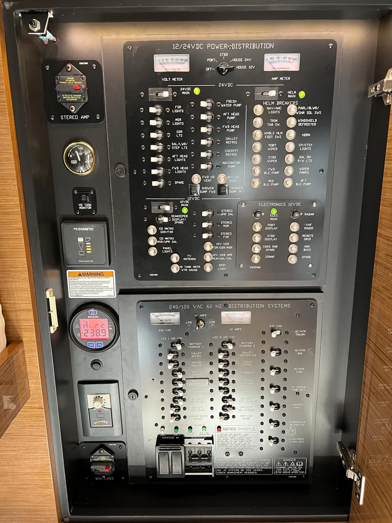 Slide: The Image of Cruisers Yachts 50 Cantius 2018 - 66