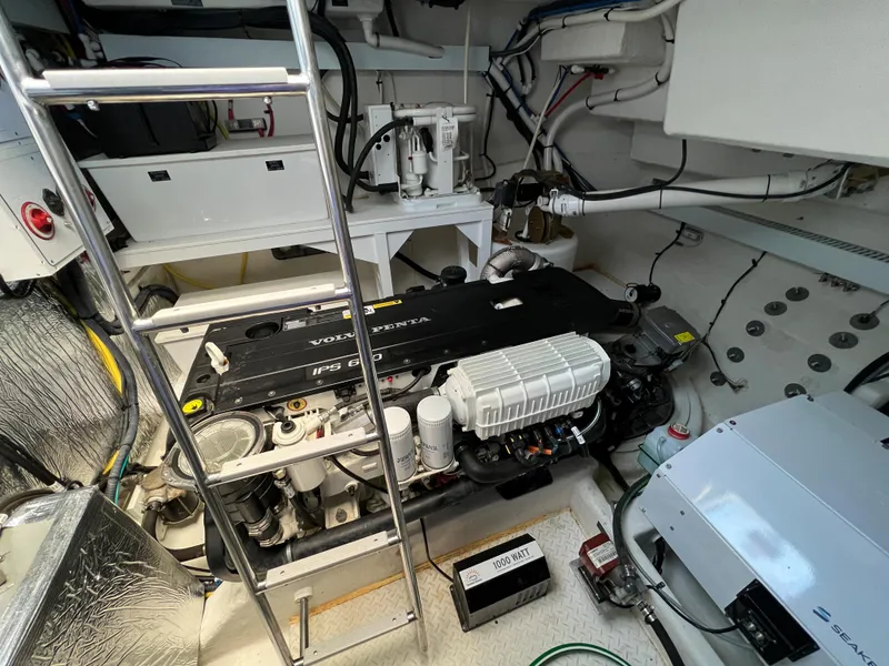 Slide: The Image of Cruisers Yachts 50 Cantius 2018 - 70