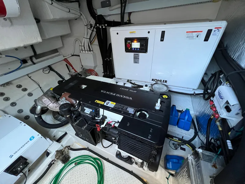 Slide: The Image of Cruisers Yachts 50 Cantius 2018 - 71