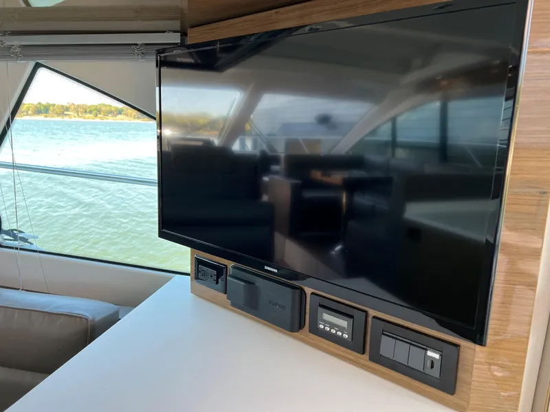 Slide: The Image of Cruisers Yachts 50 Cantius 2018 - 74