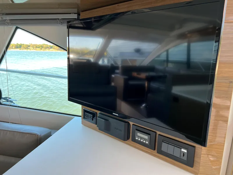 Slide: The Image of Cruisers Yachts 50 Cantius 2018 - 75