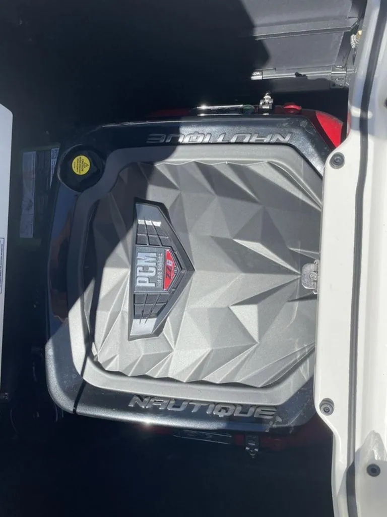 Slide: The Image of Nautique Super Air Nautique G23 2022 - 10