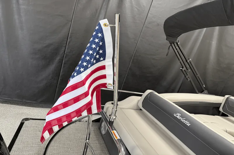 Slide: The Image of Barletta Cabrio 22 U 2026 - 19