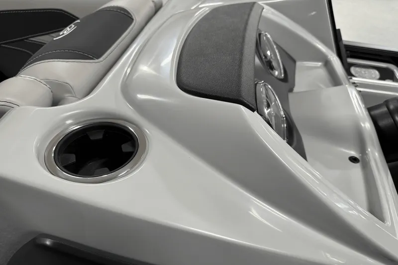 Slide: The Image of Barletta Cabrio 22 U 2026 - 60