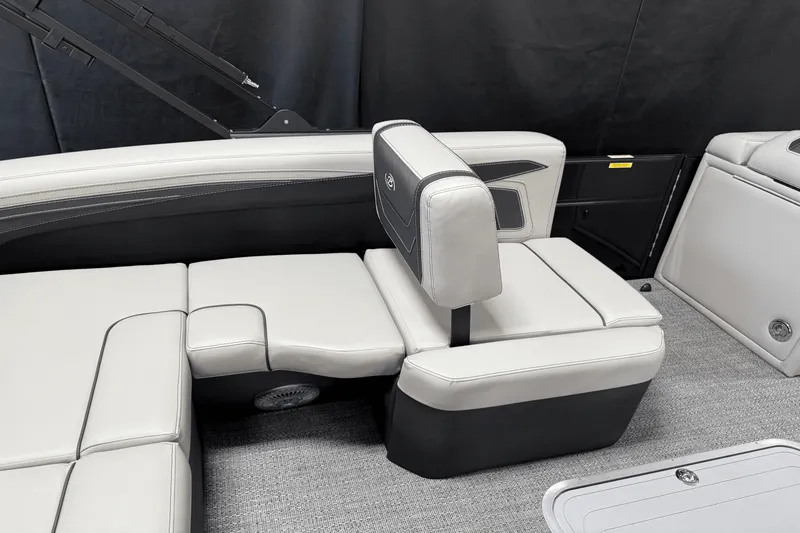 Slide: The Image of Barletta Cabrio 22 U 2026 - 31