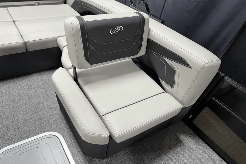 Slide: The Image of Barletta Cabrio 22 U 2026 - 32