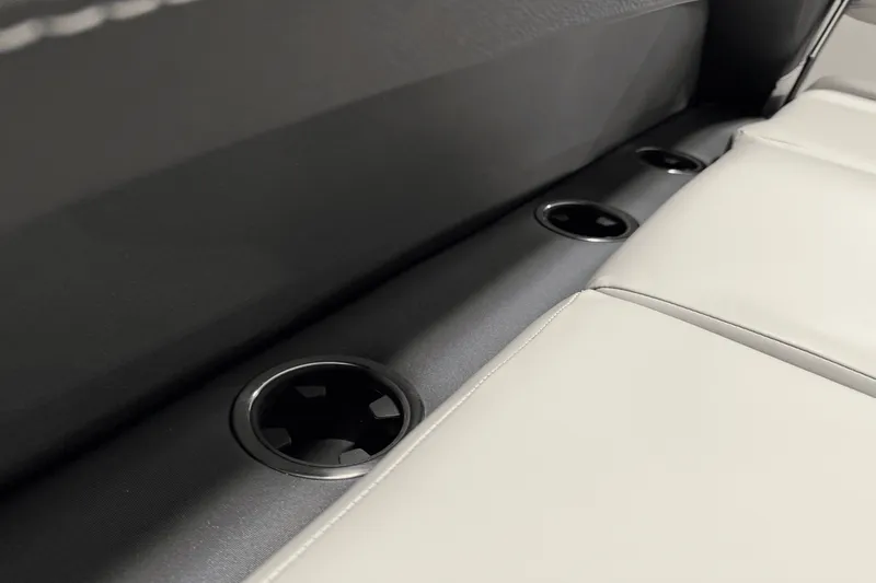 Slide: The Image of Barletta Cabrio 22 U 2026 - 41