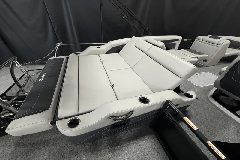 Slide: The Image of Barletta Cabrio 22 U 2026 - 24